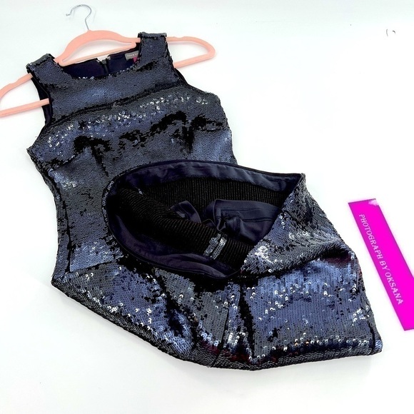 VINCE CAMUTO
Sleeveless Ombre Sequined Dress In Classic Navy size 0 - Picture 8 of 9